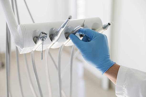 Professional Emergency Dentist technician working in Lilburn, GA